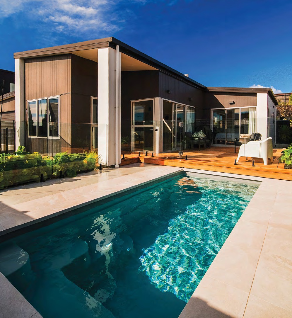 Compact urban pool